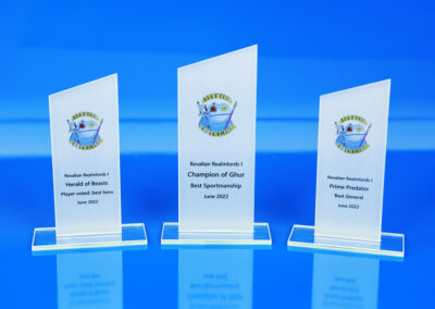 klaasmeened klaasauhinnad meened auhinnad klaaskarikad karikad glass award trophy trophies lasipalkinnot palkinnot pokaalit lasi muisti