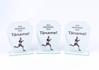 klaasmeened klaasauhinnad meened auhinnad klaaskarikad karikad glass award trophy trophies lasipalkinnot palkinnot pokaalit lasi muisti