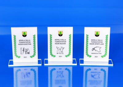 klaasmeened klaasauhinnad meened auhinnad klaaskarikad karikad glass award trophy trophies lasipalkinnot palkinnot pokaalit lasi muisti